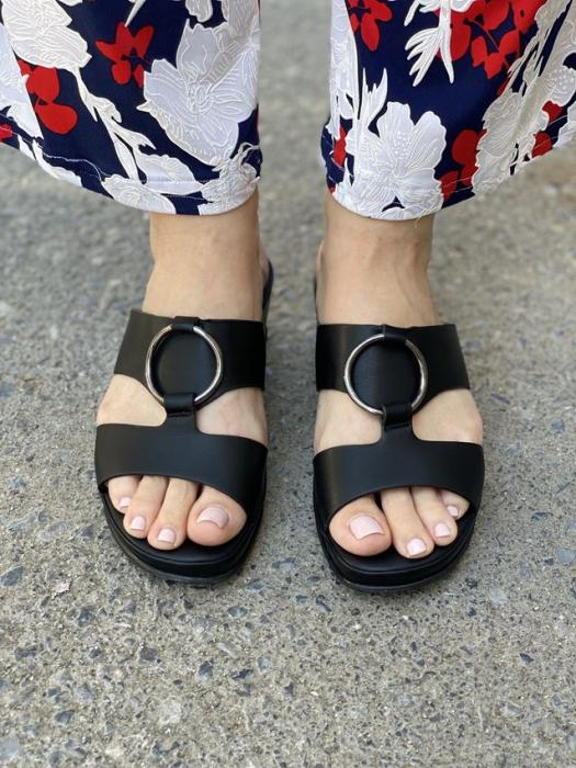 Μαύρη ανατομική flatform με ασημί διακοσμητικό G3971
