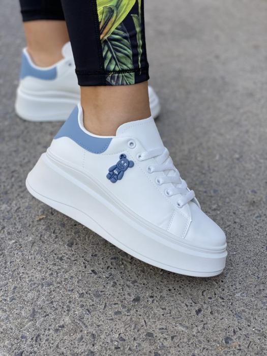 Sneaker δίπατο με διακοσμητική φιγούρα άσπρο-μπλε C3