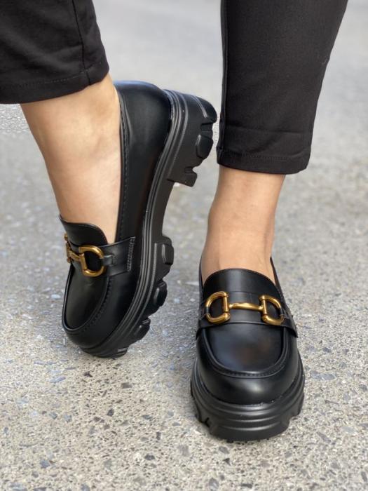 Loafer δερματίνη με χρυσή αγκράφα μαύρο D2720