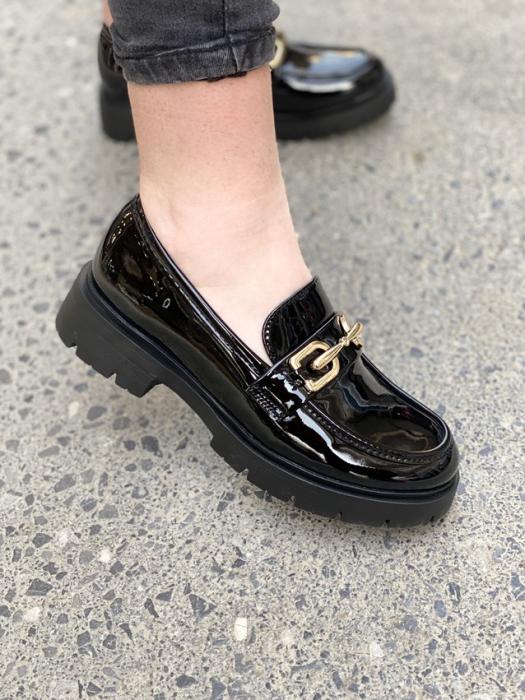 Loafer λουστρίνι με χρυσή αγκράφα μαύρο Z64
