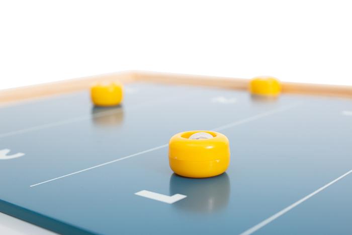 BS Toys – Ξύλινο Επιτραπέζιο Shuffleboard