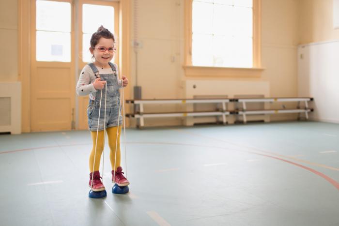 Bs Toys – Wooden Walking Bobbins