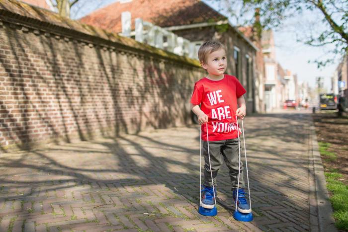 Bs Toys – Wooden Walking Bobbins