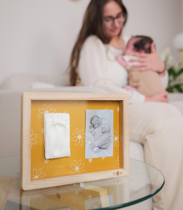 Classic Frame – Daisy Ochre