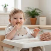 Αδιάβροχη Σαλιάρα PEVA με Τσέπη "Hello World"