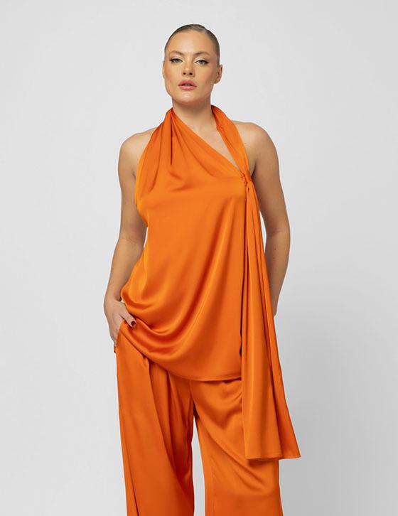  25S351 Open Back Silky Top